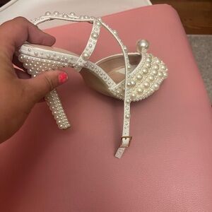 Pearl like new heels